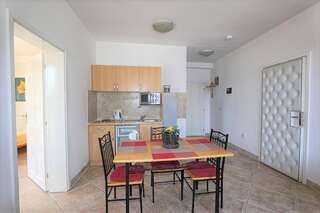 Апартаменты Apartments Villa Kukoljac Херцег-Нови Апартаменты для 4-7 человек с видом на море-2