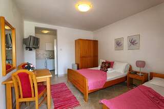 Апартаменты Apartments Villa Kukoljac Херцег-Нови Апартаменты с балконом-1